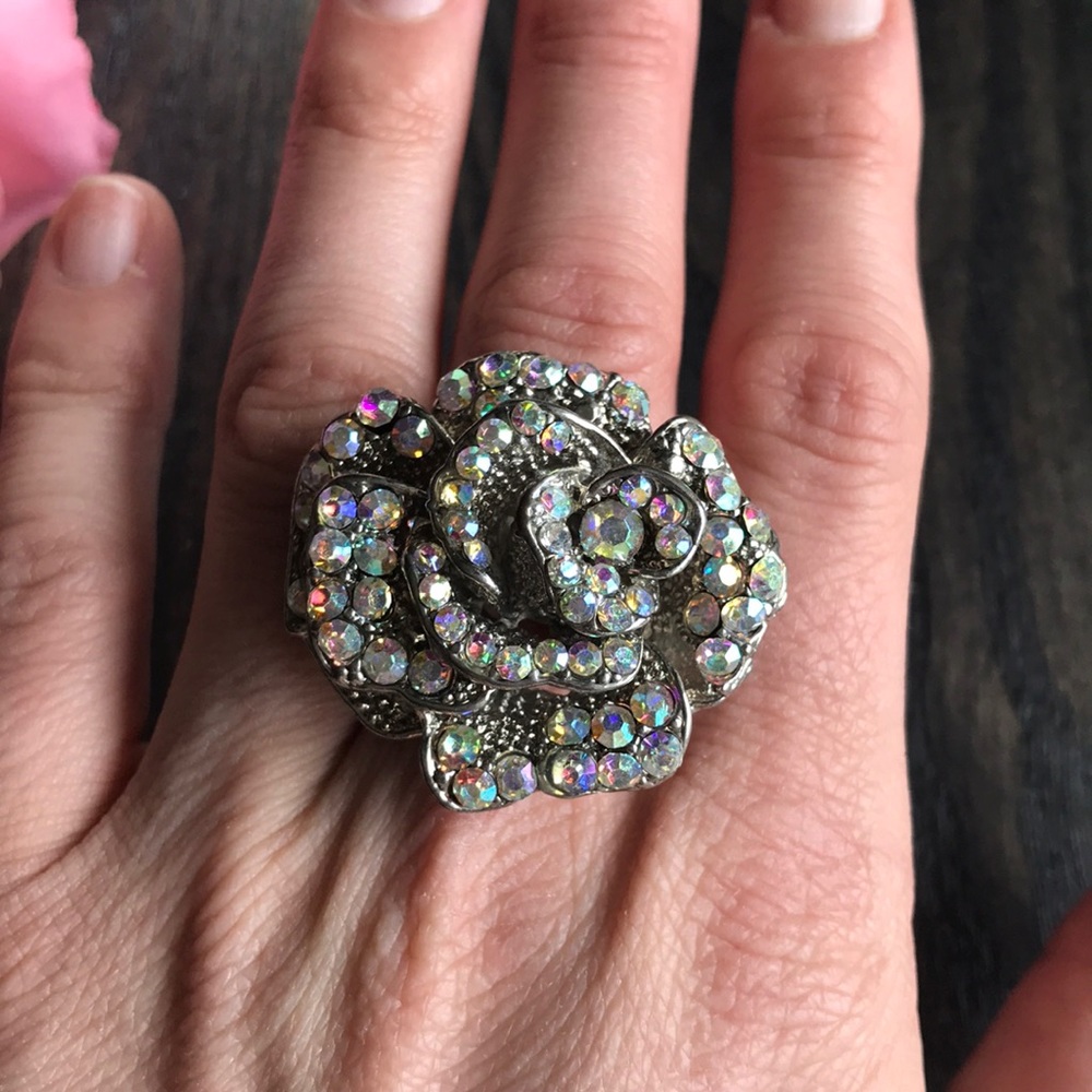 Ring - Picture 3 of 4